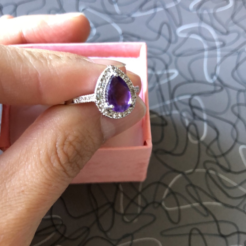 Sterling Silver Amethyst Ring - Picture 3 of 9
